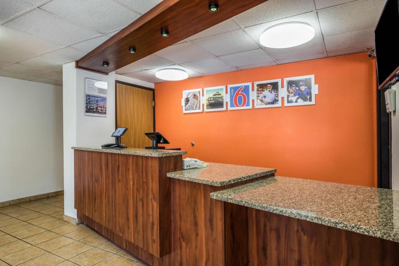 Motel 6-Madison, Wi - East Exterior photo